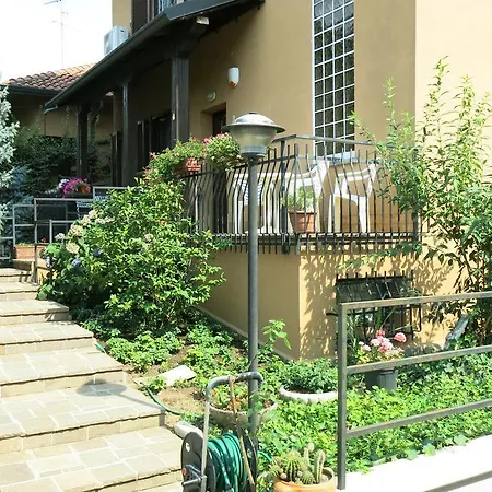 Toti81 住宿加早餐酒店 *